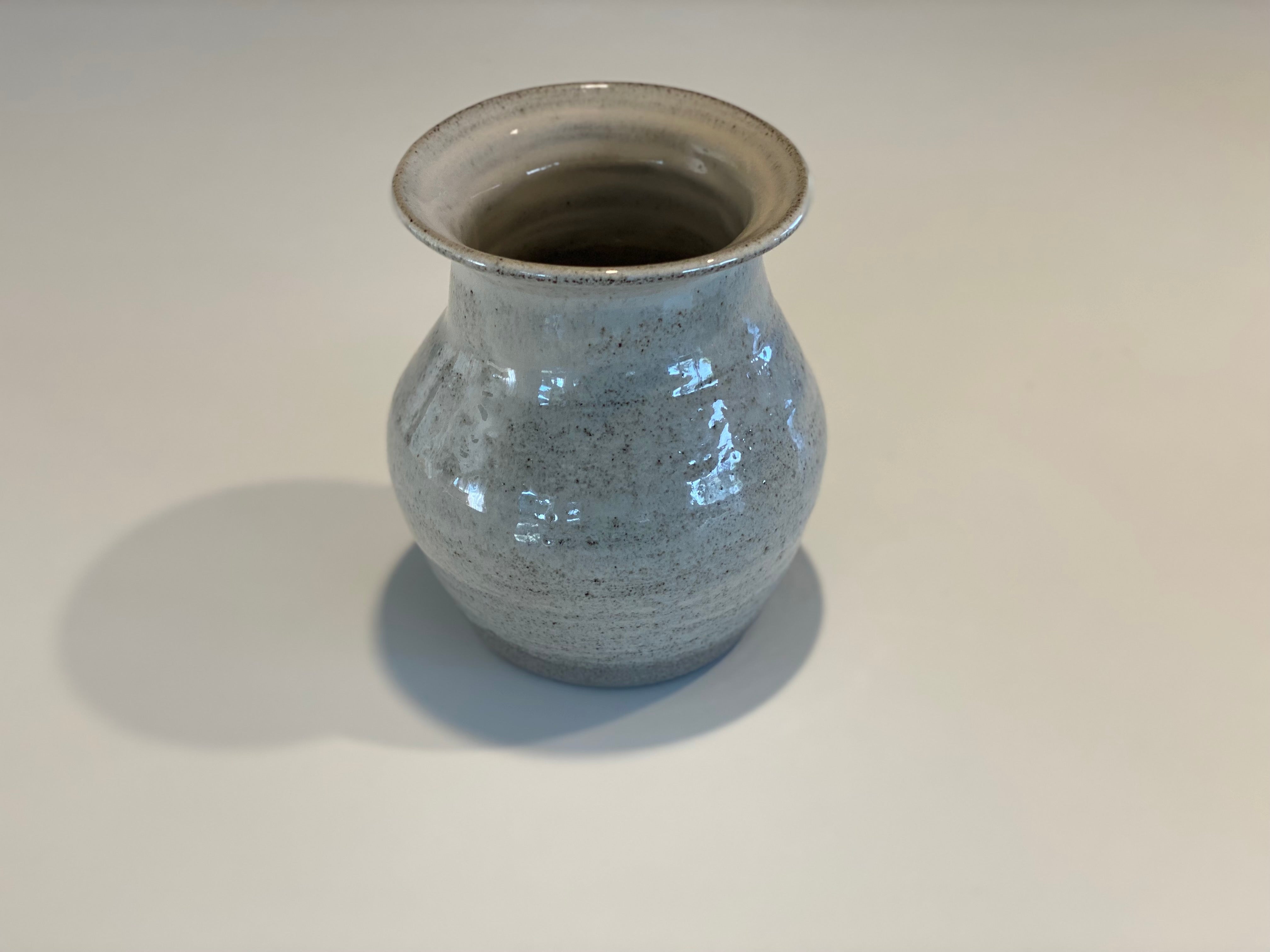 Small Daisy Vase - seconds $70.00 now  $40.00