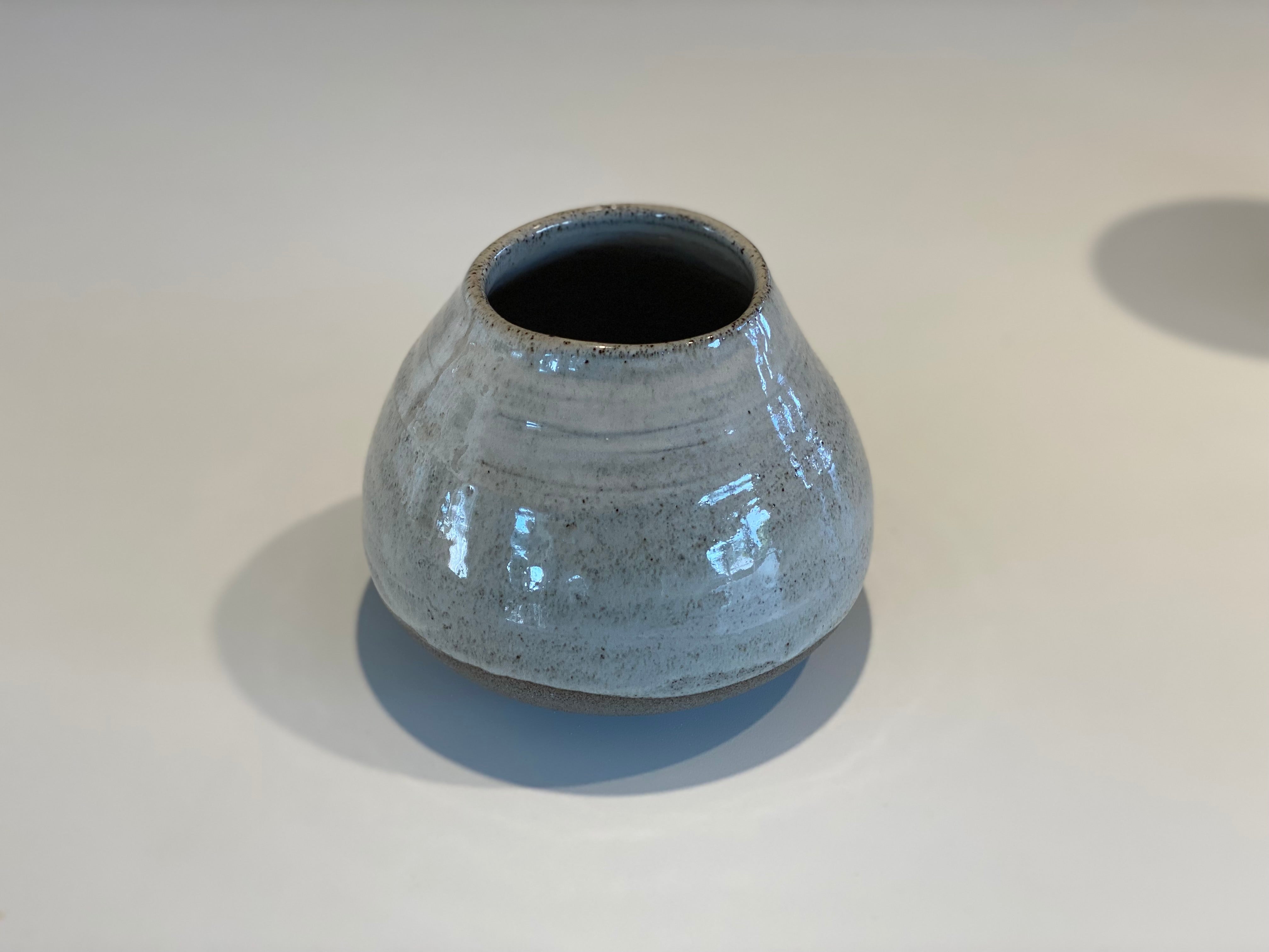 Small Daisy Vase - seconds $70.00  now $40.00
